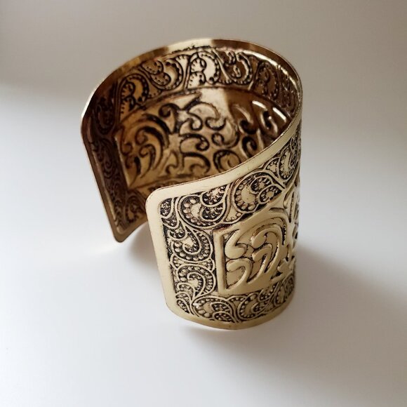 Estruscan Goddess Style Cuff Bangle Bracelet Rustic Gold tone & Black Textured - Picture 8 of 11